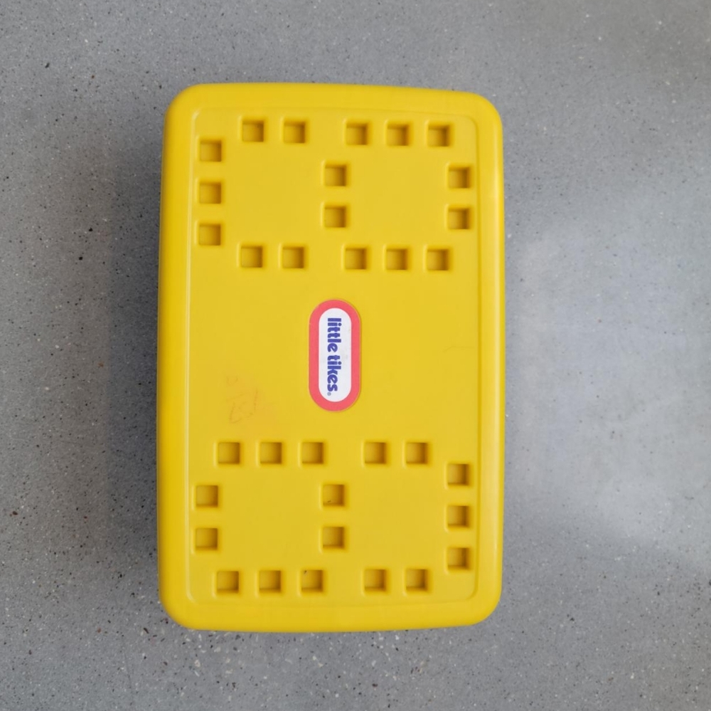 Vintage little Tikes 4" Waffle Blocks With Storage Case Container 35 pcs